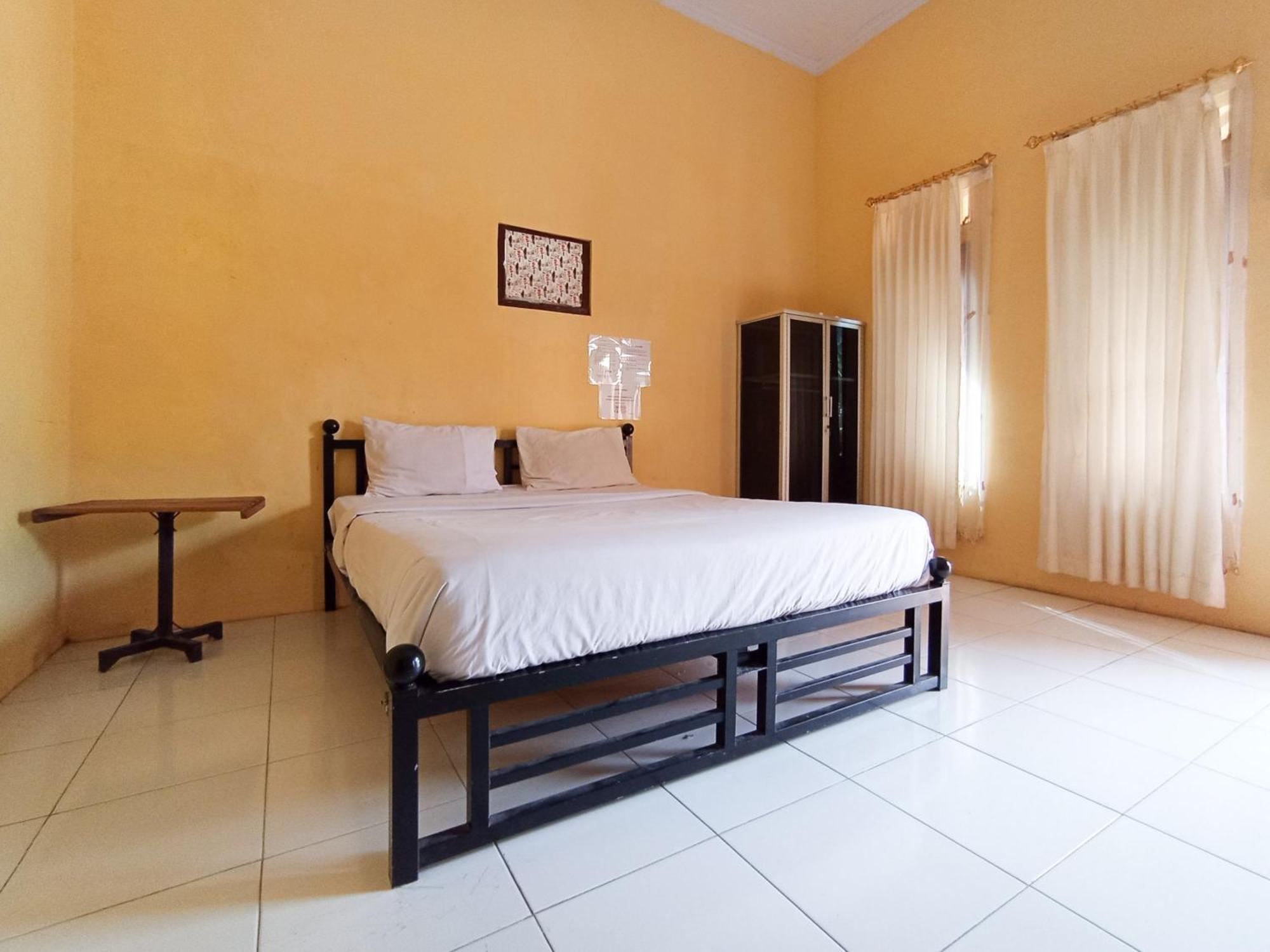 Reddoorz At El Shaday Homestay Banyuwangi Баньювангі Екстер'єр фото