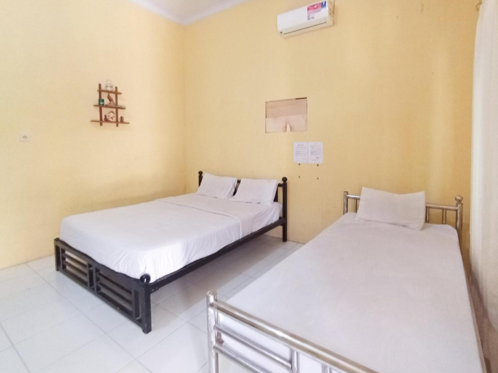 Reddoorz At El Shaday Homestay Banyuwangi Баньювангі Екстер'єр фото