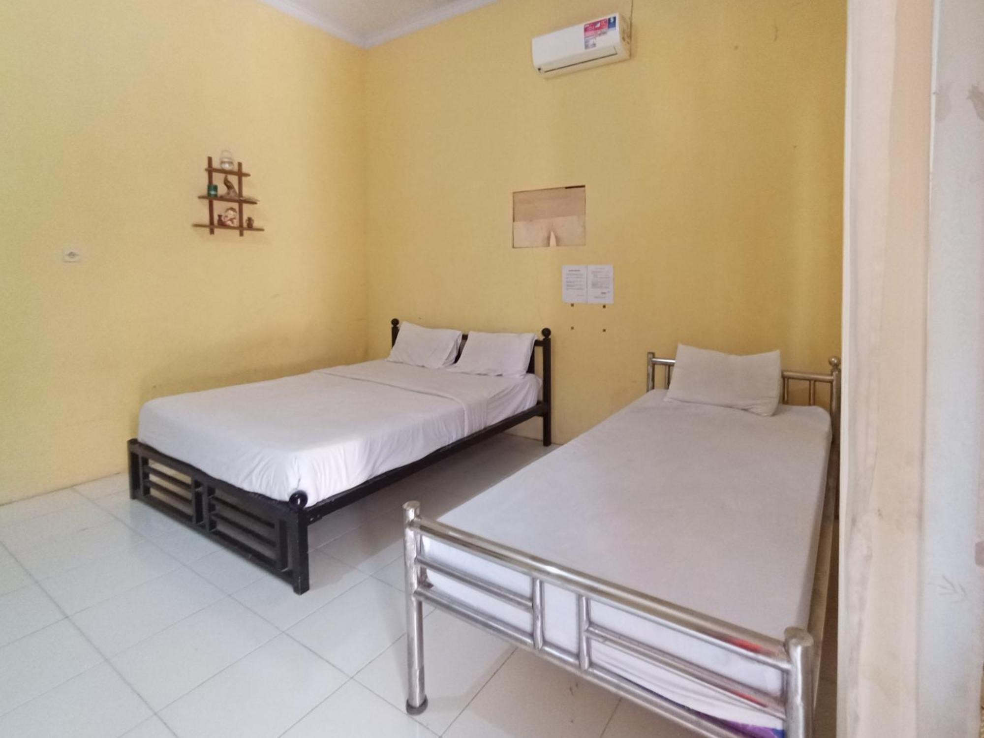 Reddoorz At El Shaday Homestay Banyuwangi Баньювангі Екстер'єр фото