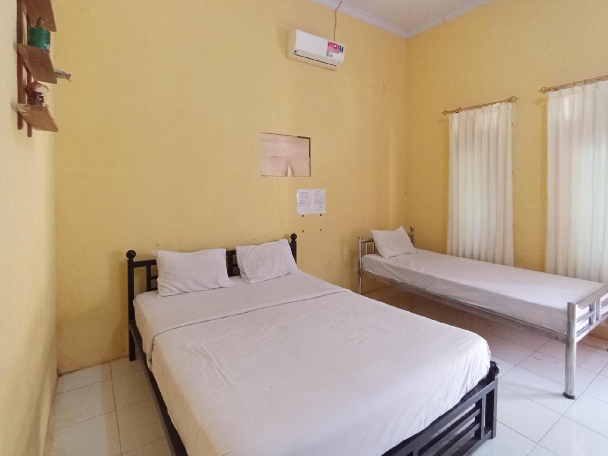 Reddoorz At El Shaday Homestay Banyuwangi Баньювангі Екстер'єр фото