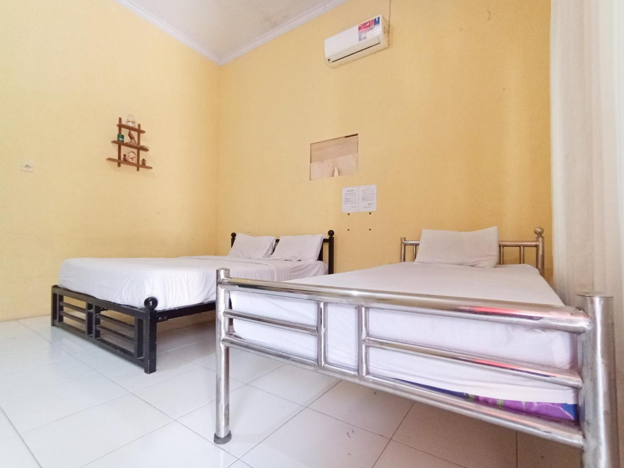 Reddoorz At El Shaday Homestay Banyuwangi Баньювангі Екстер'єр фото