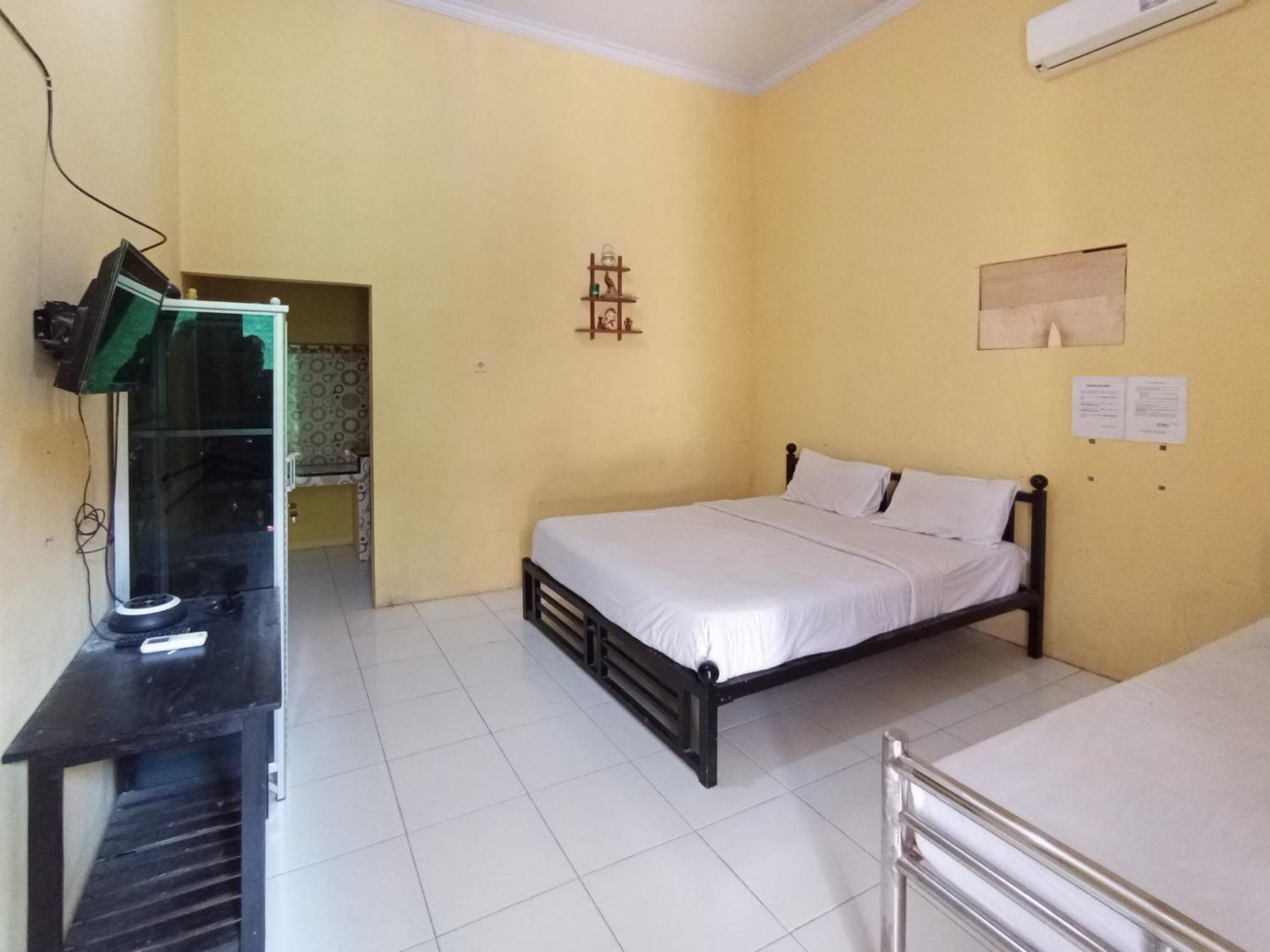 Reddoorz At El Shaday Homestay Banyuwangi Баньювангі Екстер'єр фото