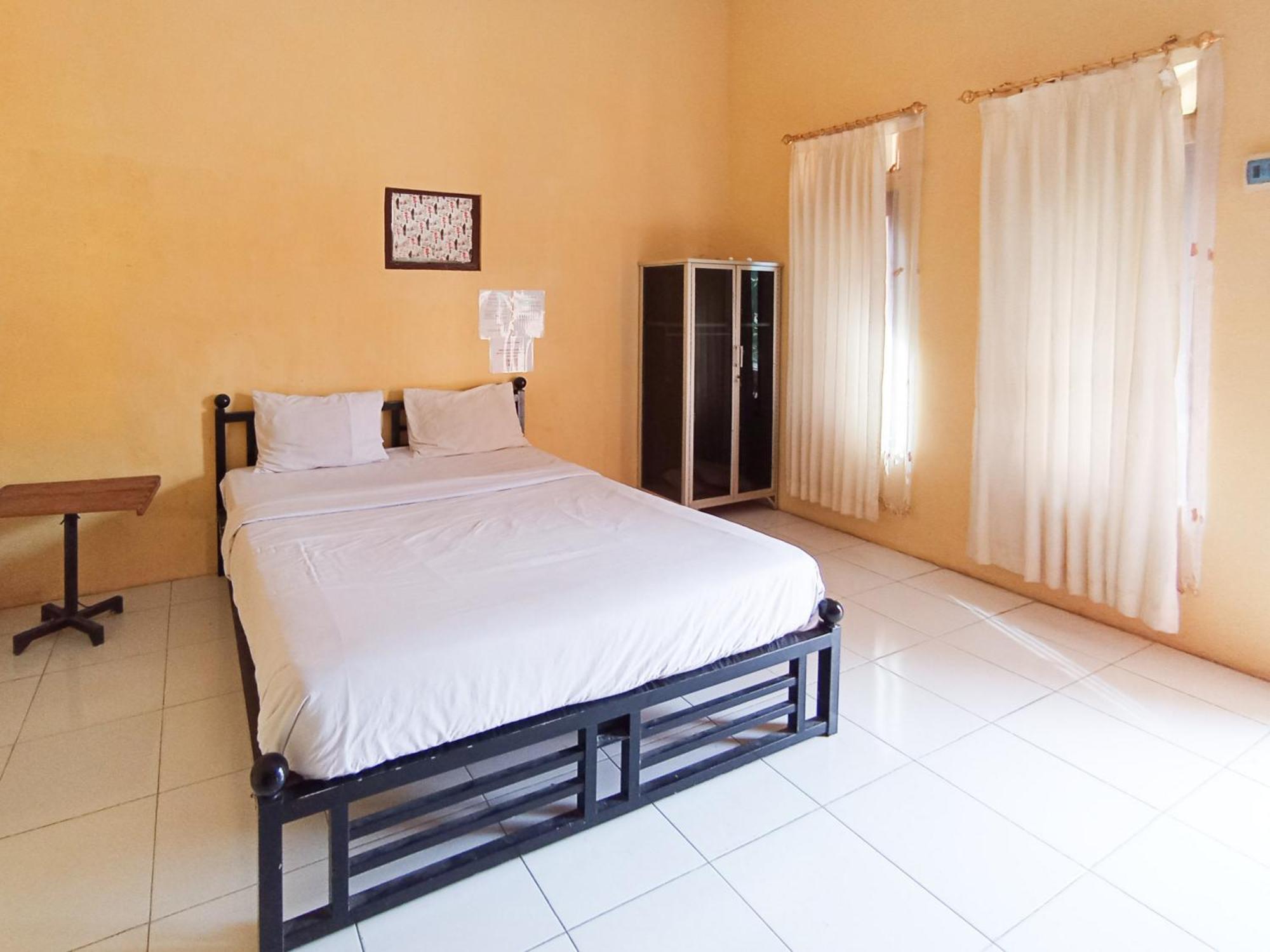 Reddoorz At El Shaday Homestay Banyuwangi Баньювангі Екстер'єр фото
