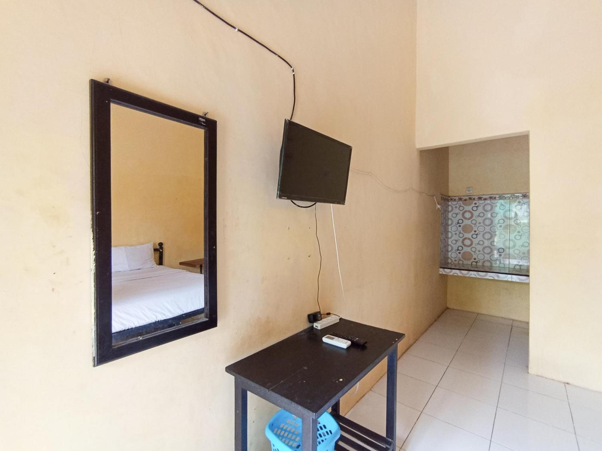 Reddoorz At El Shaday Homestay Banyuwangi Баньювангі Екстер'єр фото