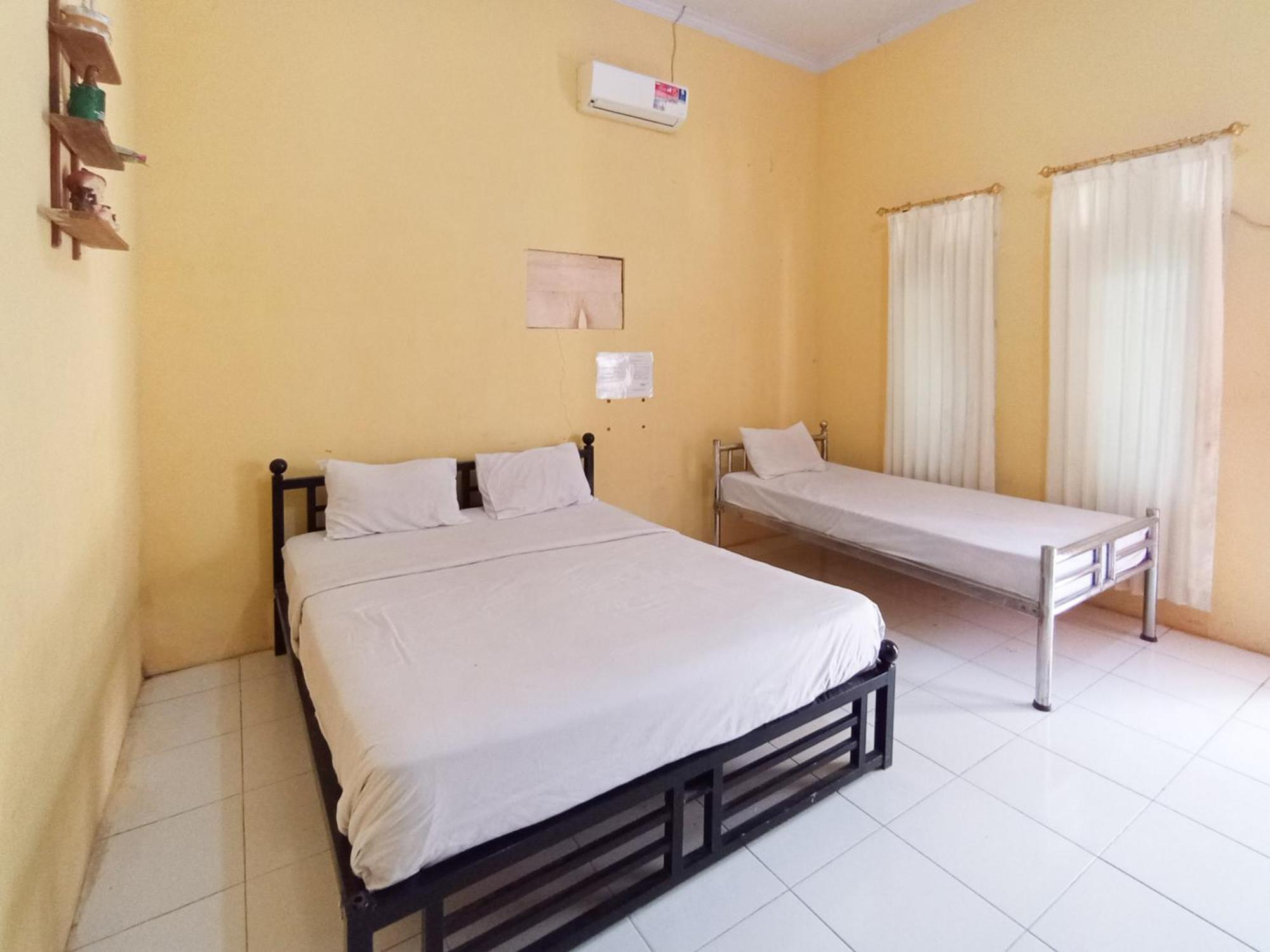 Reddoorz At El Shaday Homestay Banyuwangi Баньювангі Екстер'єр фото