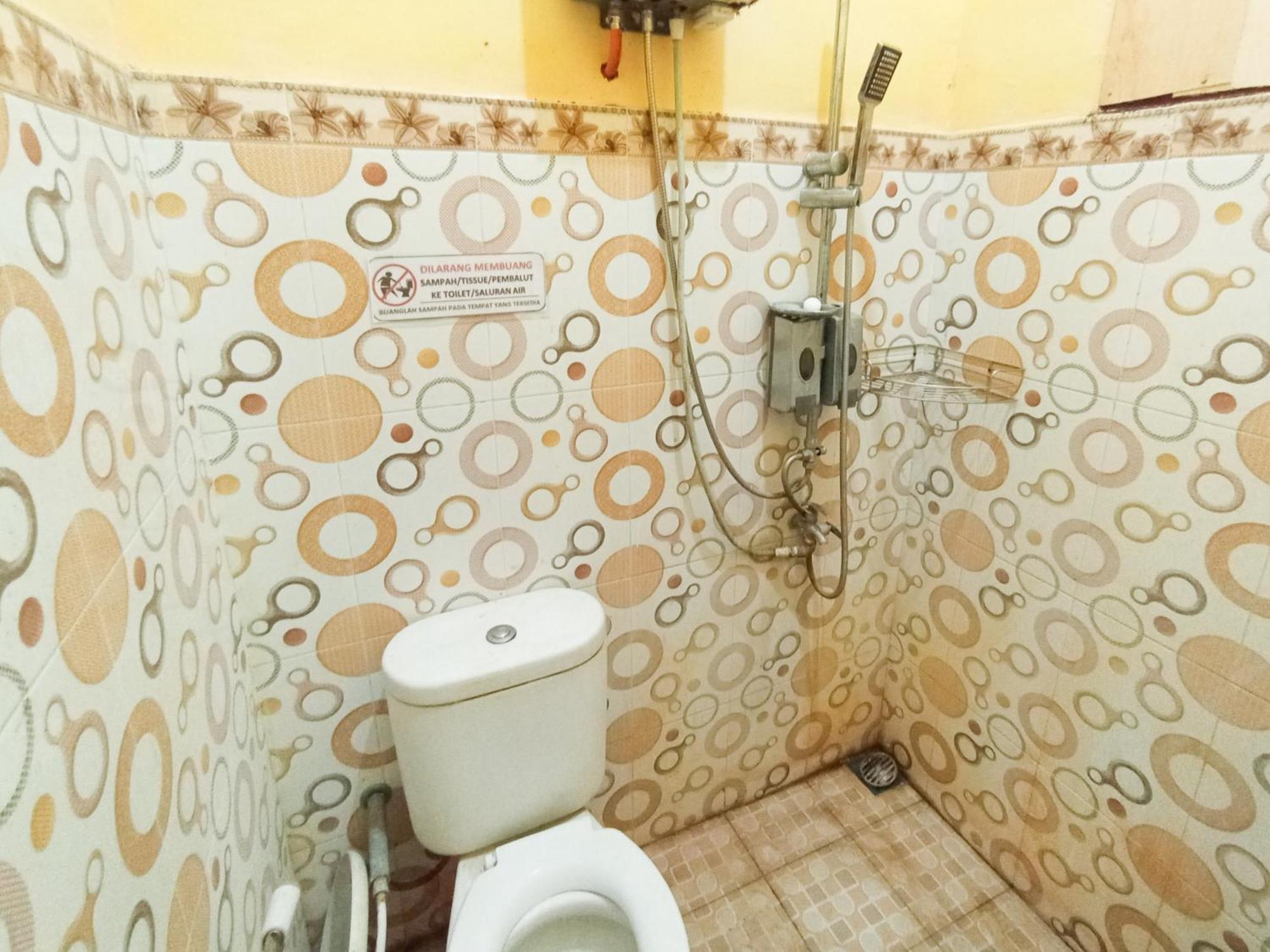 Reddoorz At El Shaday Homestay Banyuwangi Баньювангі Екстер'єр фото